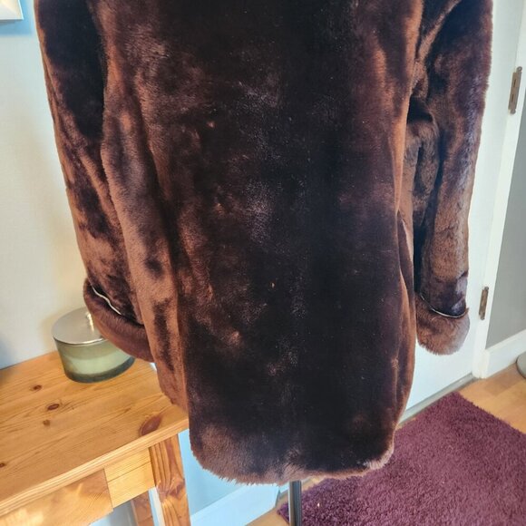 Luxurious Faux Fur Brown Short Coat Sz M - Picture 9 of 14